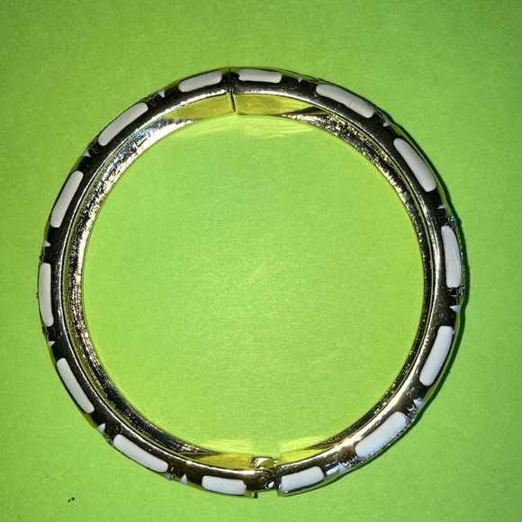 NWOT hinged rd. bracelet w/white enamel between gold designs. $25 - Picture 5 of 6